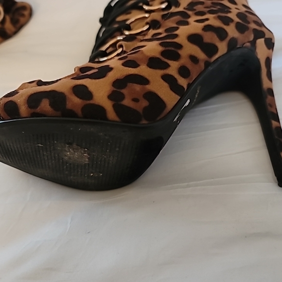 Dollhouse booties animal prints like New - Picture 2 of 5